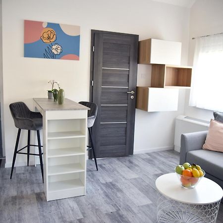 Roomstore Studio Apartments เอ็กเกอร์ ภายนอก รูปภาพ