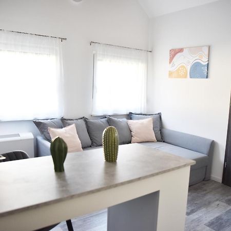 Roomstore Studio Apartments เอ็กเกอร์ ภายนอก รูปภาพ