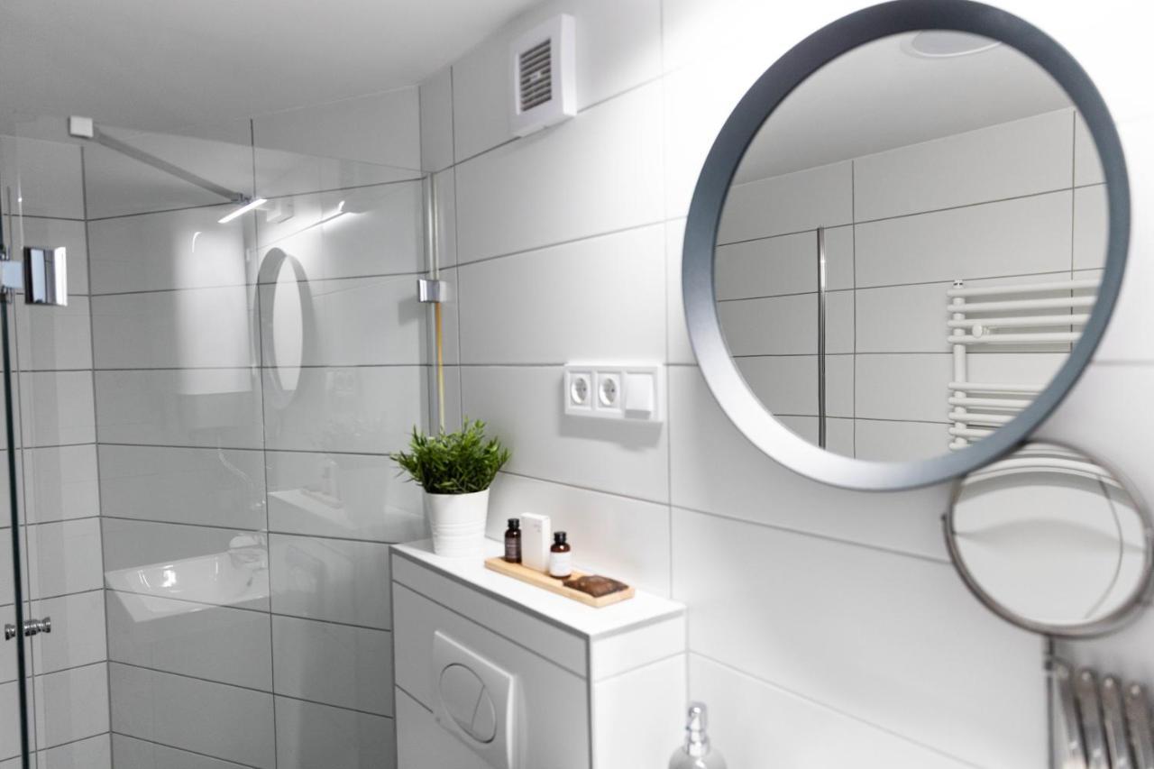 Roomstore Studio Apartments เอ็กเกอร์ ภายนอก รูปภาพ